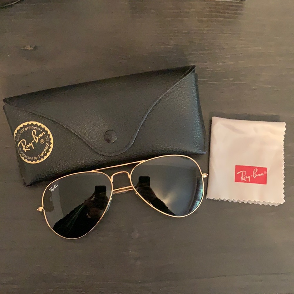 Ray-Ban Gold Aviator Sunglasses